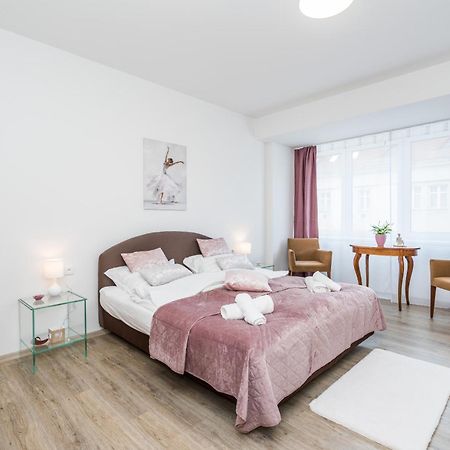 Perla Hradce 202 Apartment Hradec Kralove Exterior photo