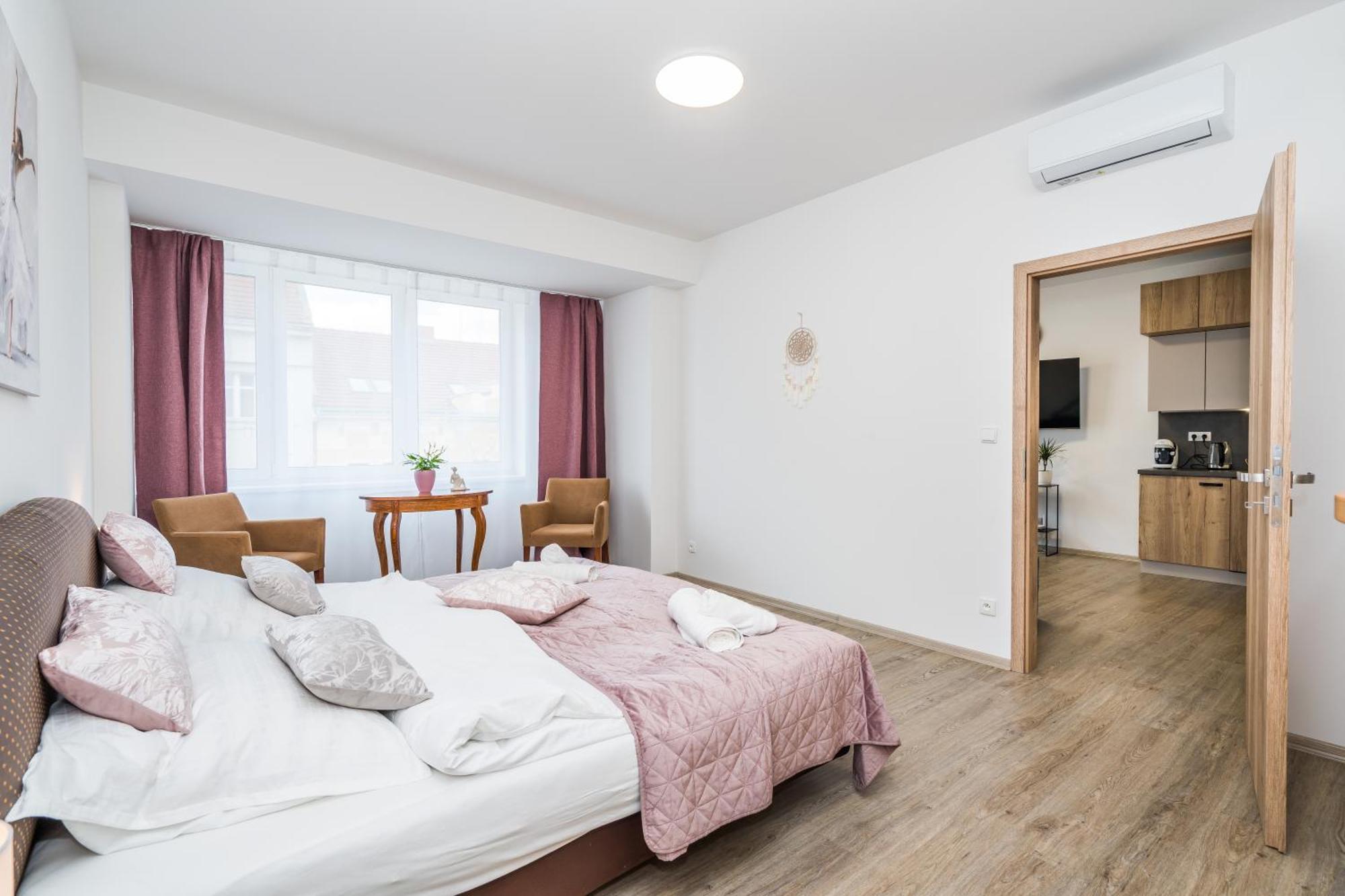 Perla Hradce 202 Apartment Hradec Kralove Exterior photo